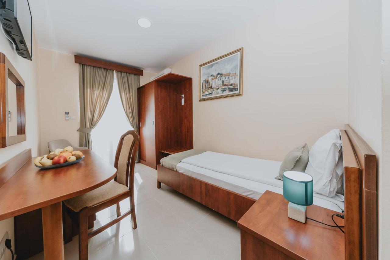 Apartmani Salus Budva Exterior photo